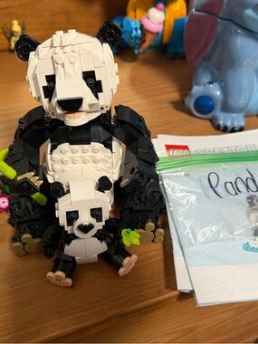 Lego Black & White Panda Family Building Set